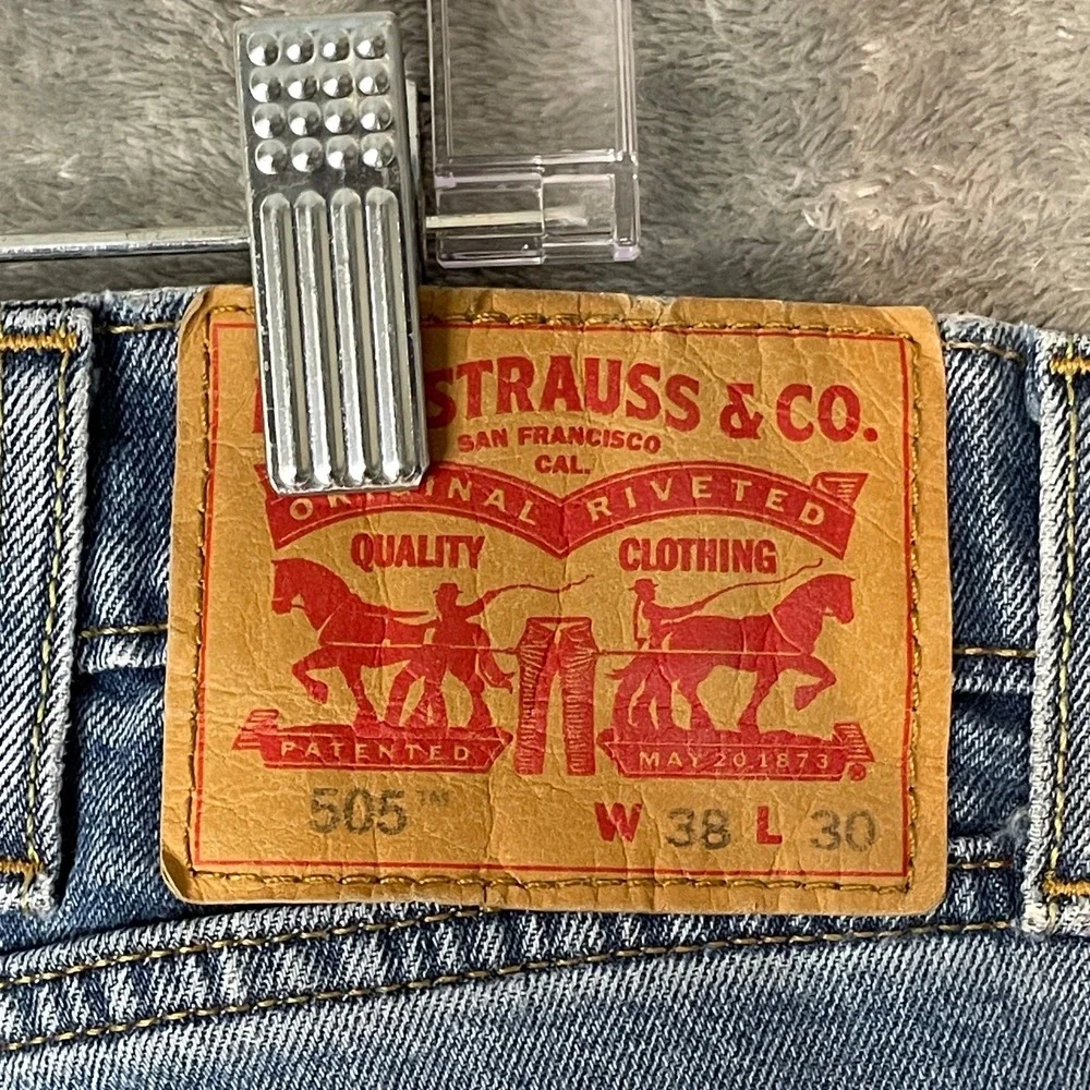 Levi's‎ 505 Jeans Mens 38 x 30 Light Wash Straight Leg Red Tab 5 Pocket Casual